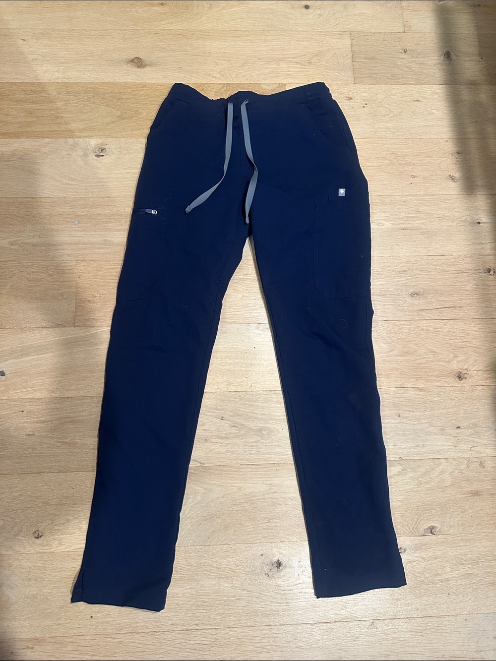Women’s figs pants